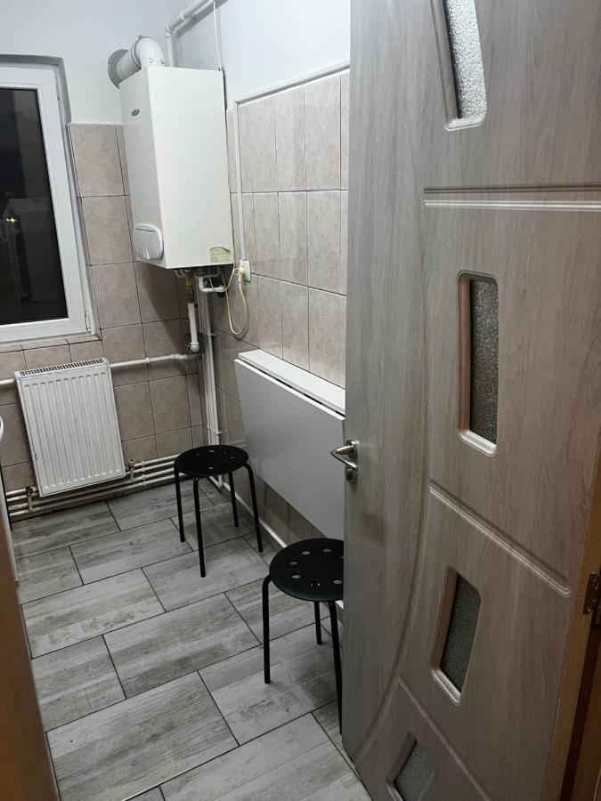 Apartament Targoviste In Regim Hotelier Cu 2 Camere Exterior foto